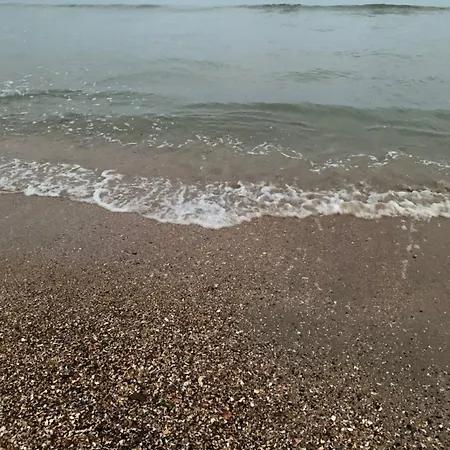 بيت للعطل 2 Bed Cozy - 15min From Dublin Airport!