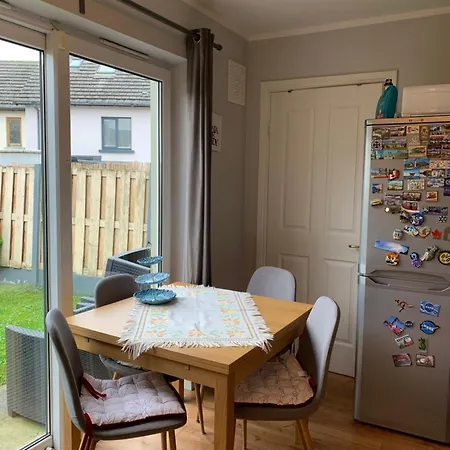 Prázdninový dům 2 Bed Cozy - 15min From Dublin Airport! Lusk