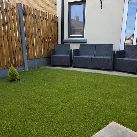 2 Bed Cozy - 15min From Dublin Airport! *